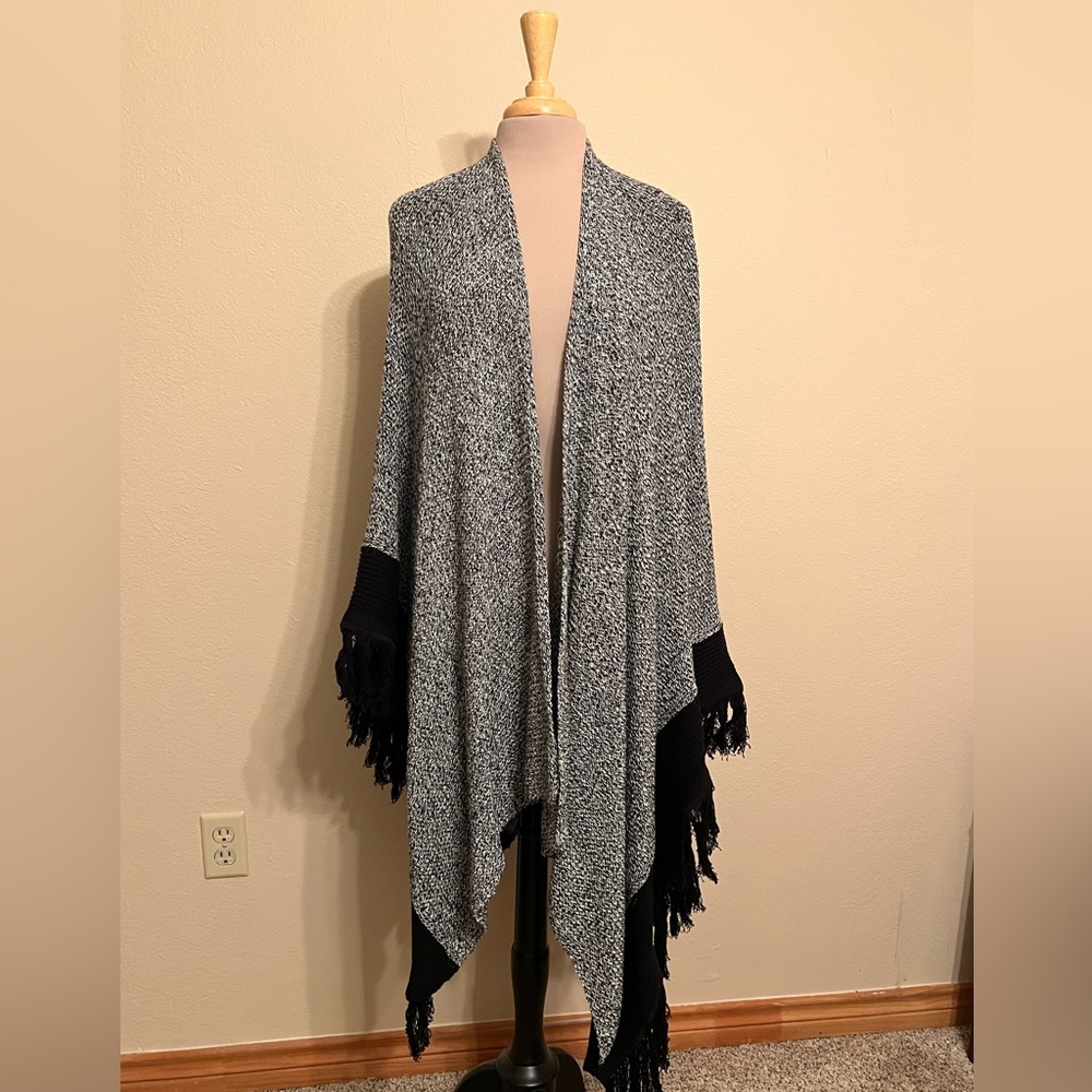 CAbi; black and white cape